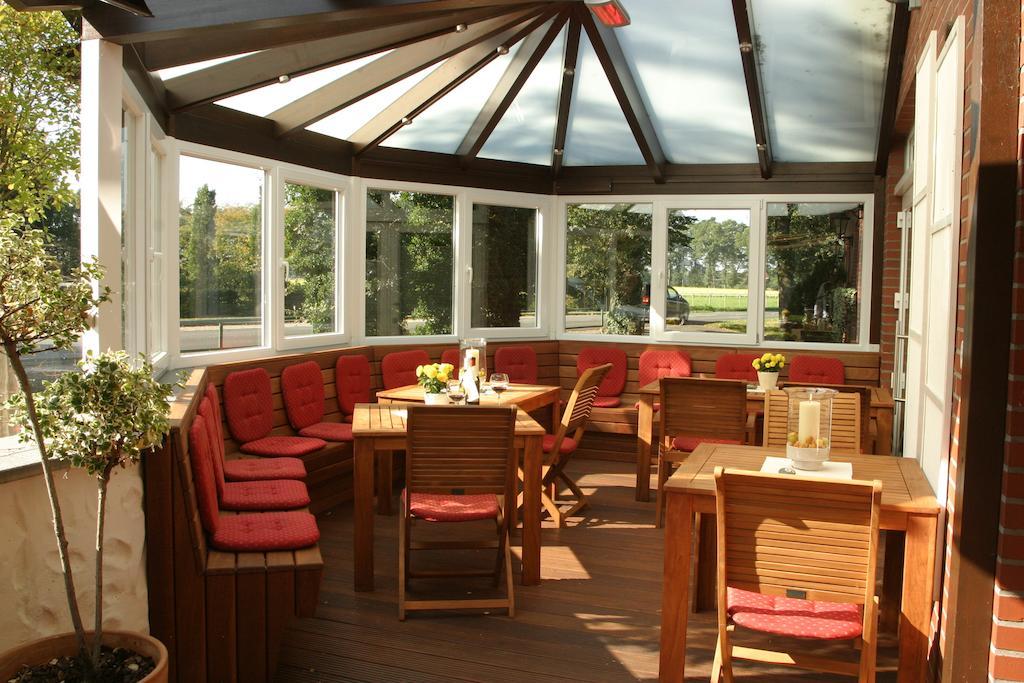 Hotel Waldgasthof Schoening Friesoythe Esterno foto