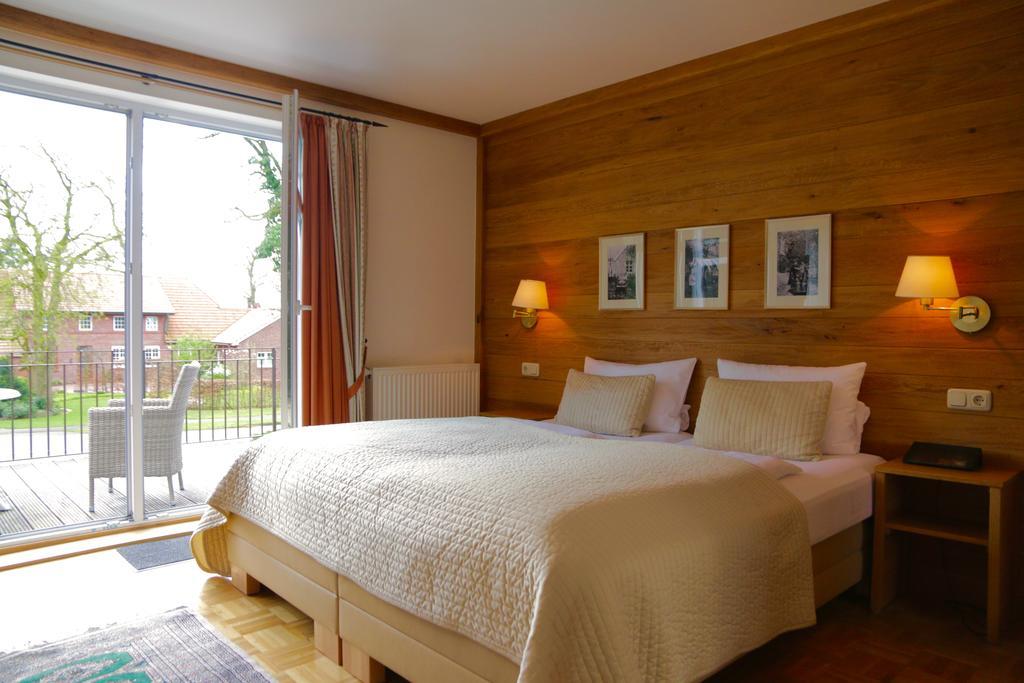 Hotel Waldgasthof Schoening Friesoythe Esterno foto