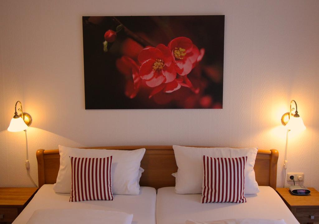 Hotel Waldgasthof Schoening Friesoythe Esterno foto